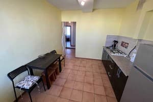 Эспланада возле ТЦ Лавина 7